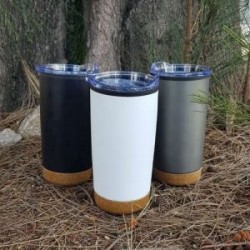 Termo con doble pared de acero inoxidable e interior de plástico, base de corcho, tapa traslúcida a presión con seguro deslizabl