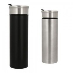 Termo de doble pared con interior de plástico y tapa enroscable a presión.