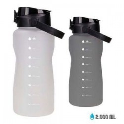 Cilindro de plástico con acabado rubber, cuenta con tapa de doble funcionalidad, boquilla normal, boquilla con popote y asa.